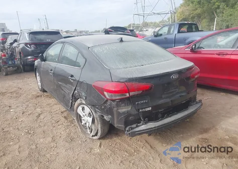 2017 Kia Forte Lx z USA, uszkodzony, nr VIN 3KPFK4A71HE134770